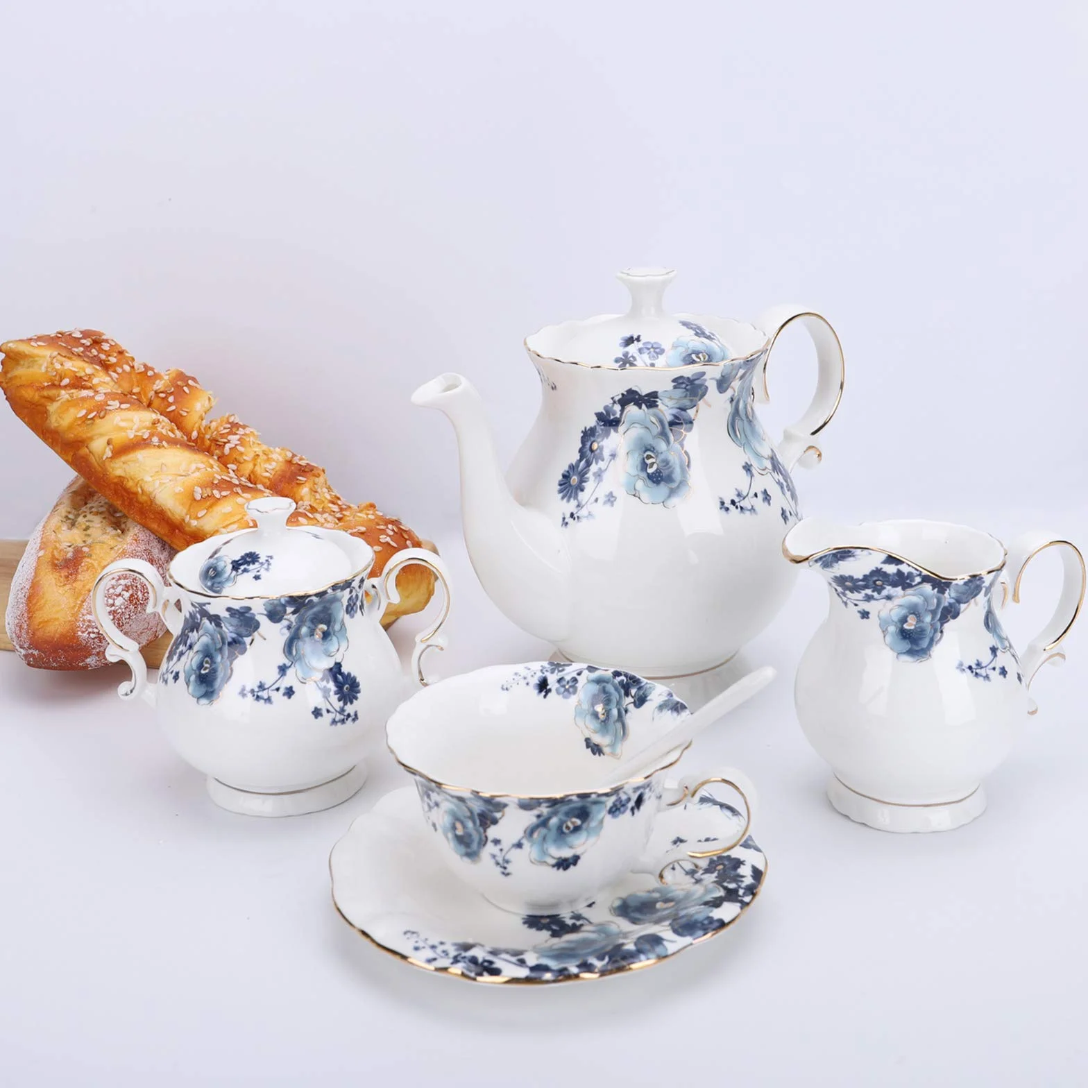 fanquare 15 Pièces Services à Thé en Porcelaine Fleurs Bleues,Ensemble de Café en Céramique Vintage,Service de Table de Mariage pour Adultes