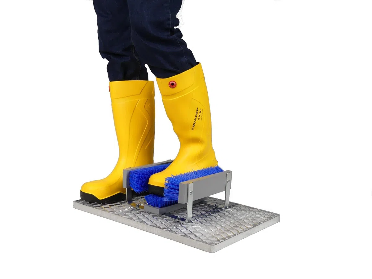 Grattoir à Chaussures extérieur avec 3 brosses – Paillasson Robuste en Acier, Nettoyeur de Chaussures antidérapant sans Fixation, pour Atelier, Chantier, entrée