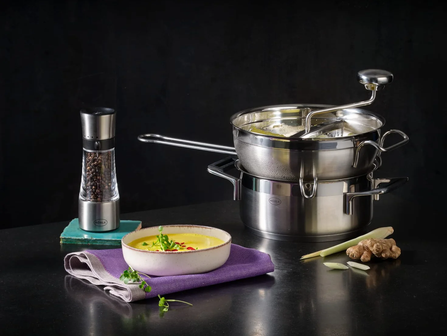RÖSLE Moulin à Légumes Manuel avec Poignée - Moulinette pour Écraser ou Réduire des Aliments -true- Acier Inoxydable 18/10 - Passe au Lave-Vaisselle, Argenté