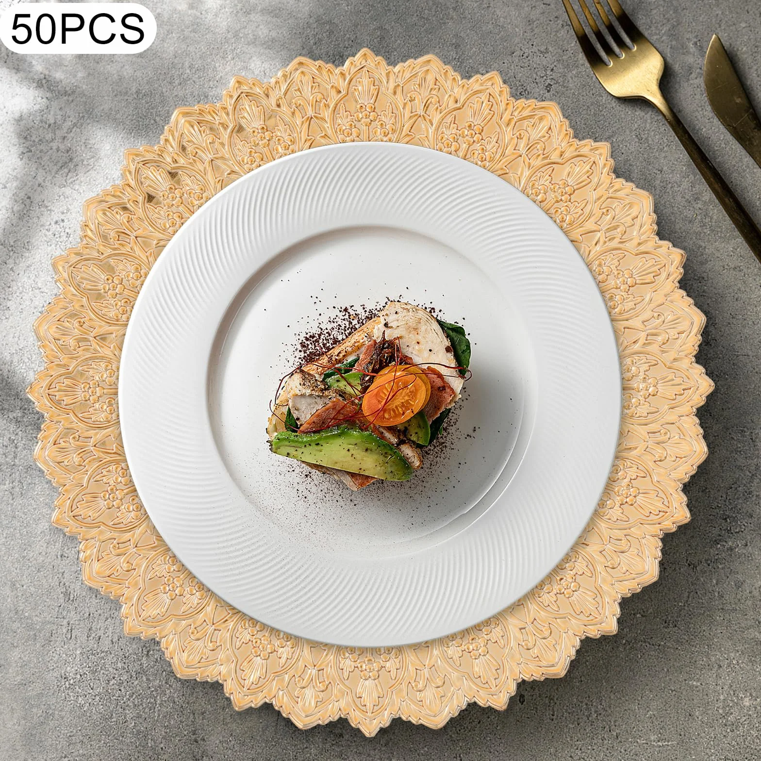 Lot de 50 assiettes de présentation rondes en plastique de 33 cm pour fêtes, mariages, banquets, restaurants (dorés)