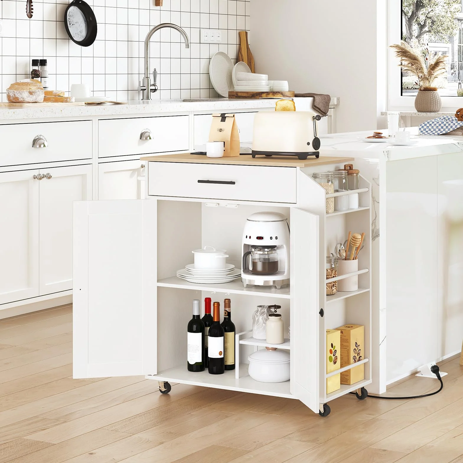 HOOBRO Desserte d’Îlot Cuisine avec multiprise, Buffet à roulettes avec tiroir, Chariot de Cuisine avec Porte-épices, 80,8 x 38 x 86 cm, Blanc et Couleur Bois EWN82CZD01